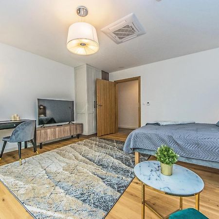 Bh Properties, Apartamenty Teatr Wybrzeze Srodmiescie Гданск Екстериор снимка